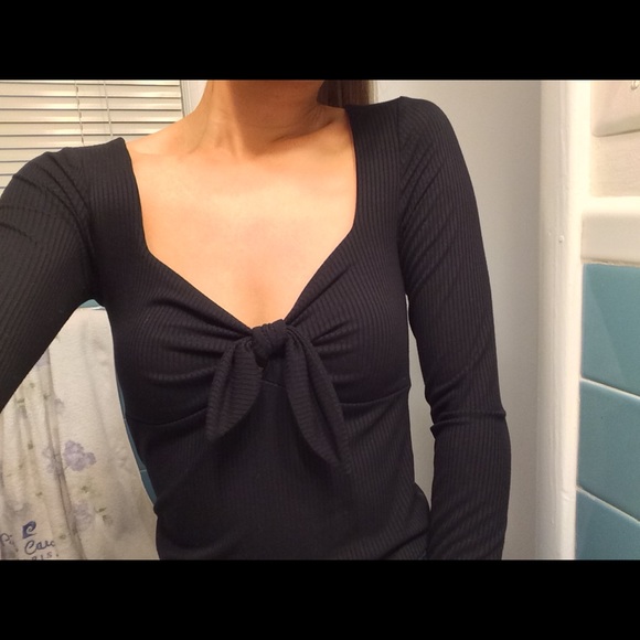 Black tie long sleeve tee small - Picture 2 of 3